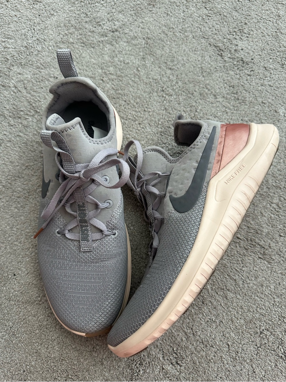 Nike Women’s Light Gray Athletic Sneakers with Pink Heel